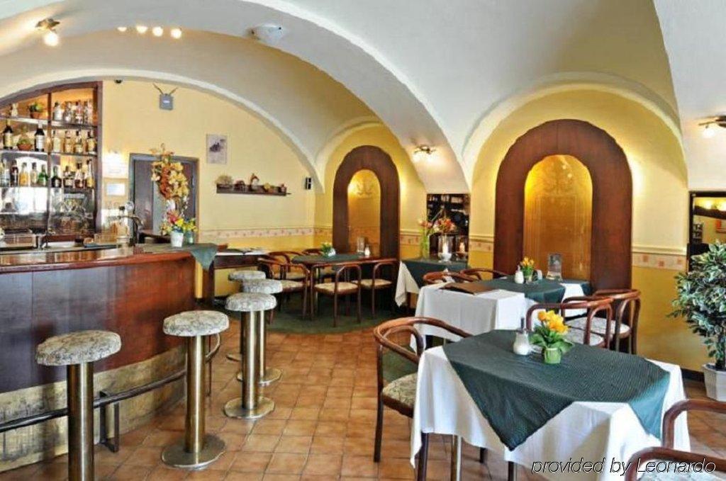 Garni -Hotel Barbakan Levoča Restaurang bild