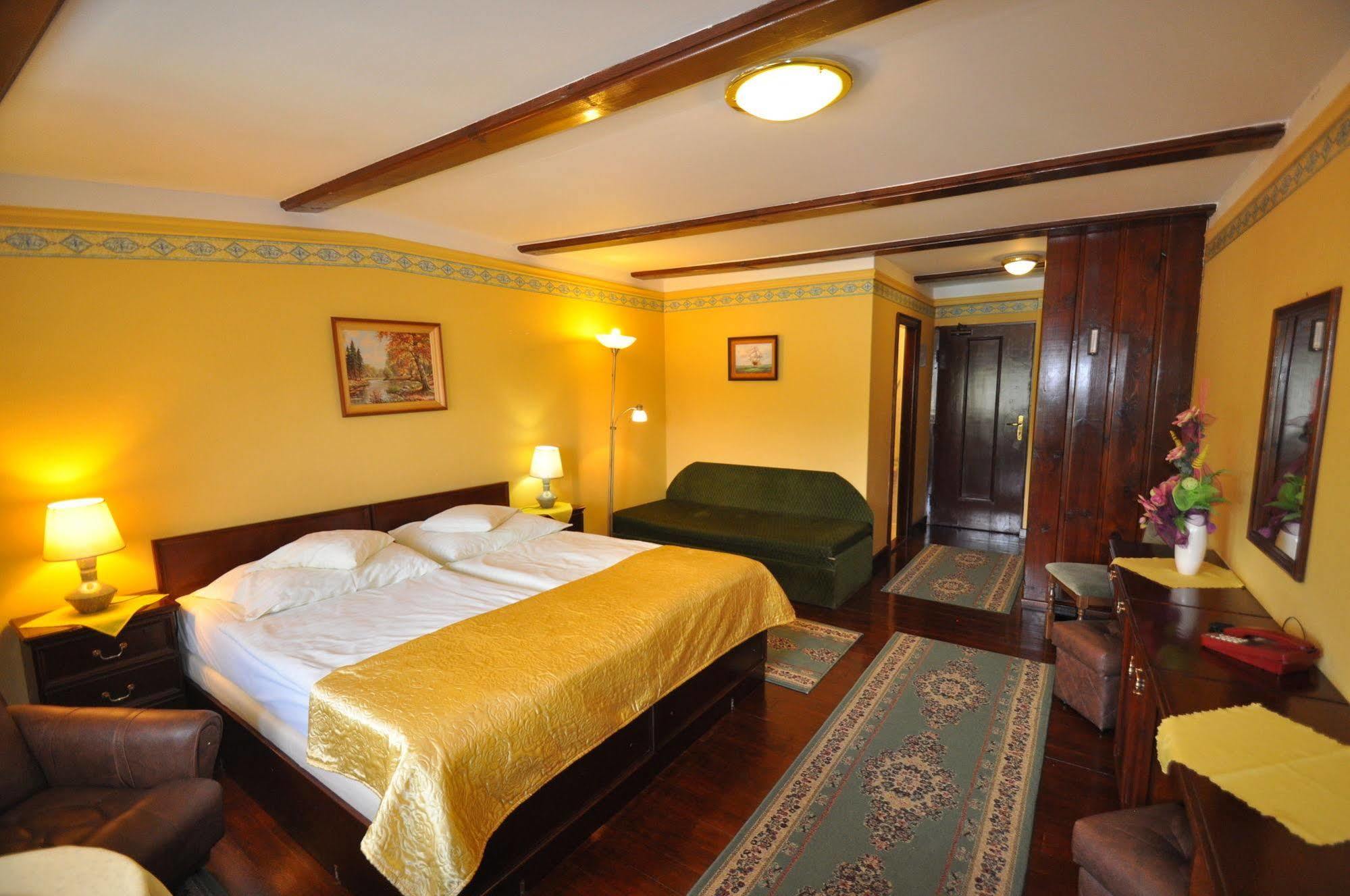 Garni -Hotel Barbakan Levoča Exteriör bild