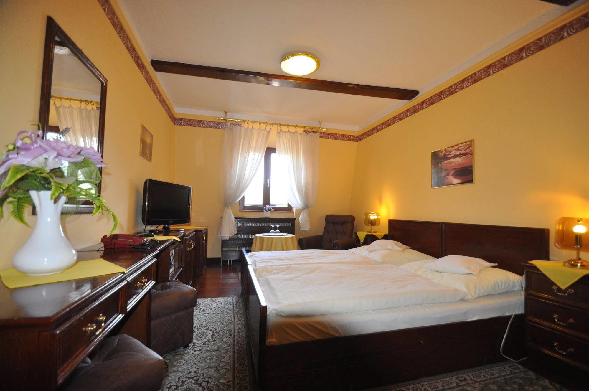 Garni -Hotel Barbakan Levoča Exteriör bild